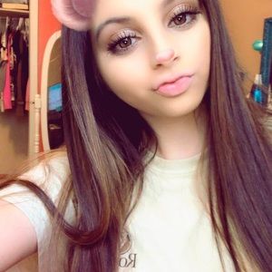 Meet your Posher, Raegan